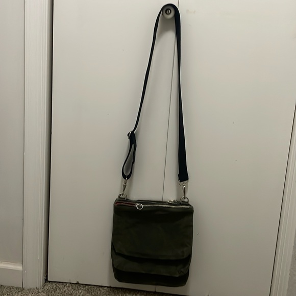 Brand new Army green canvas shoulder bag, 3 bags in 1. - Picture 2 of 7